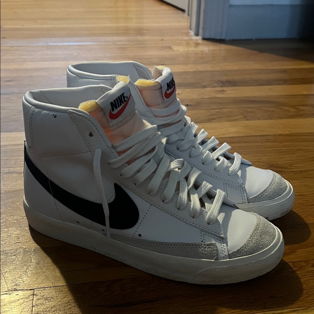 Nike White and Black High-Tops